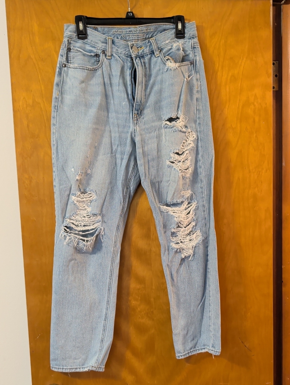 American Eagle Outfitters Light Blue Distressed Mom Jeans